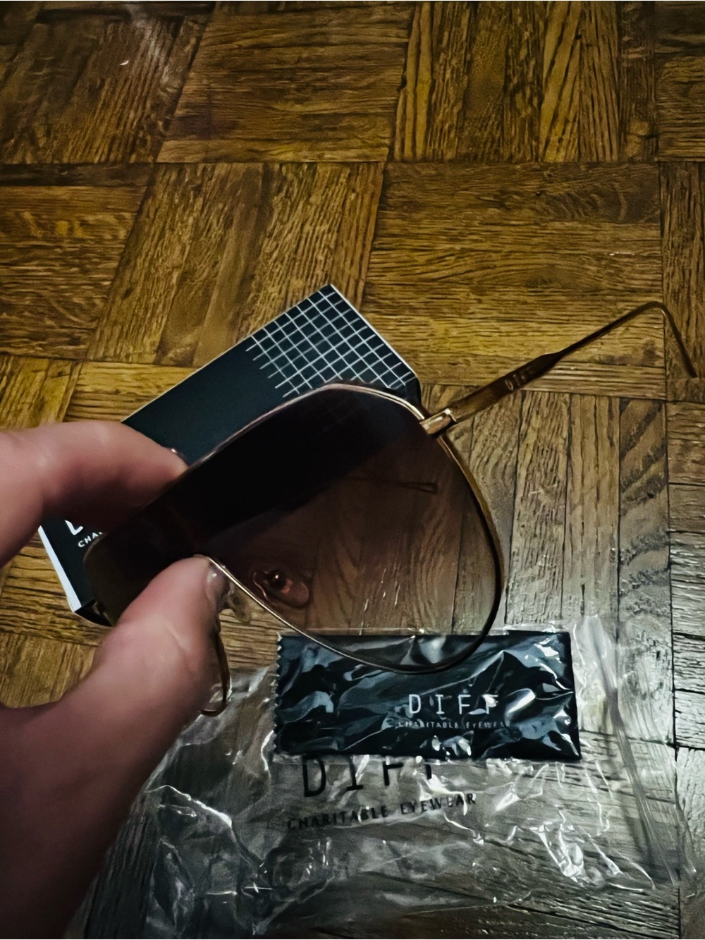 BNIB DIFF Eyewear Dash Shield Aviator Sunglasses in Brown Gradient - Picture 3 of 7